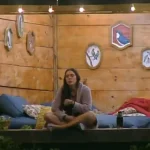 Luana na casa da árvore (reprodução Record)