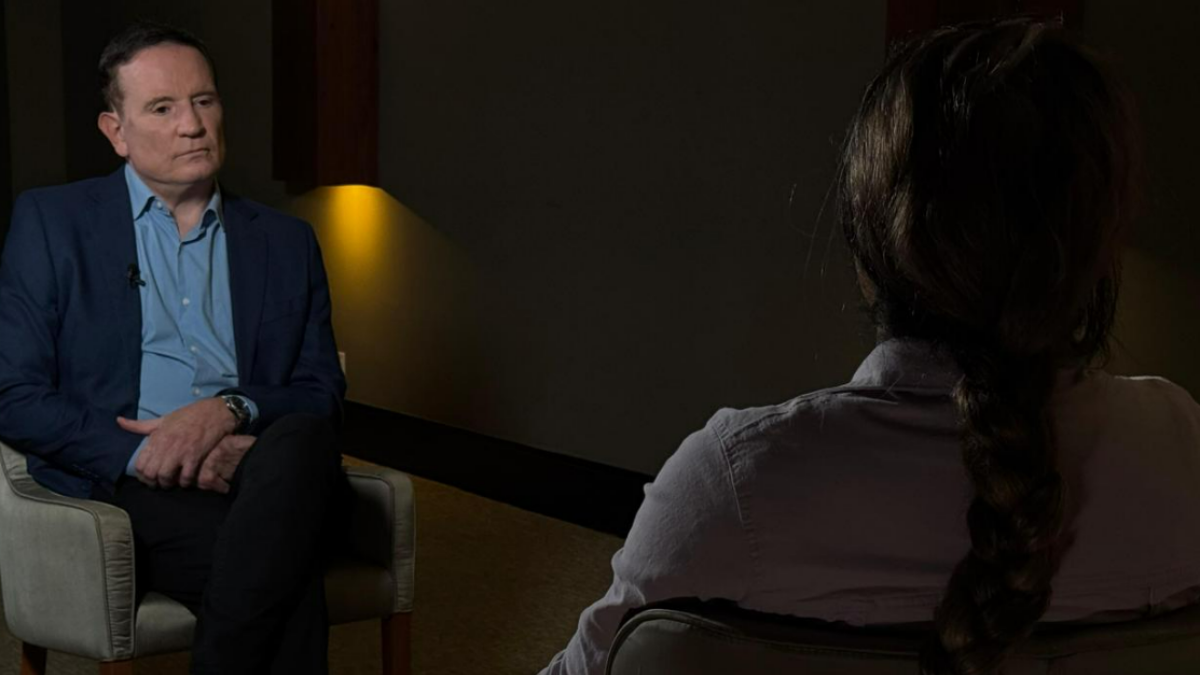 Roberto Cabrini entrevista Juliana Garcia