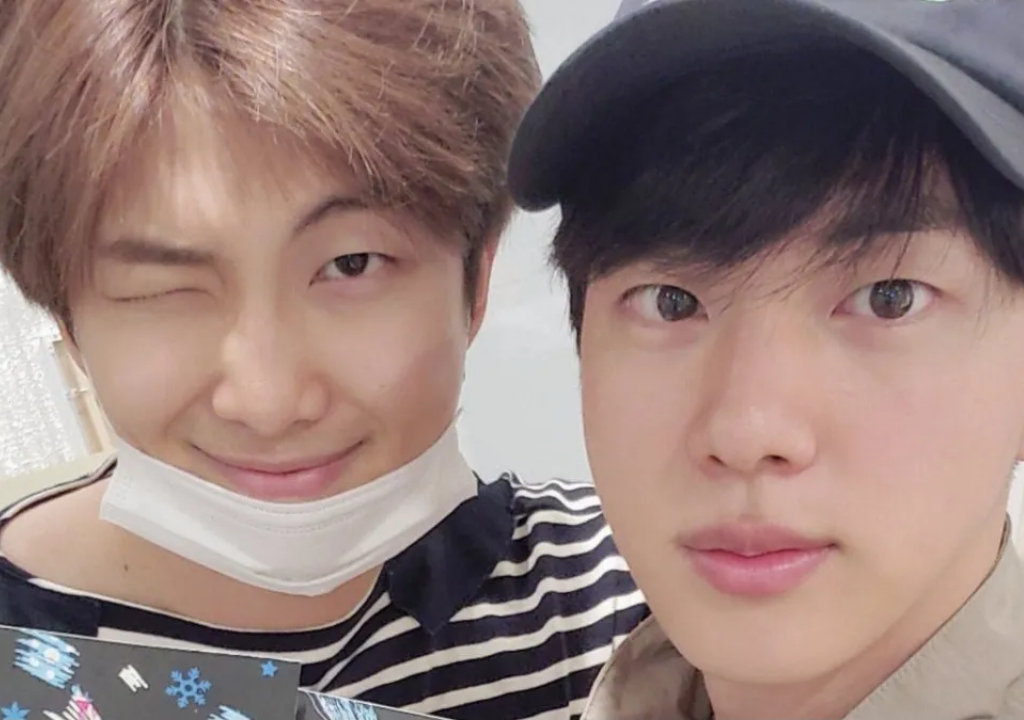 RM e Jin, do BTS (Foto: Reprodução/X/@jinnieslamp)