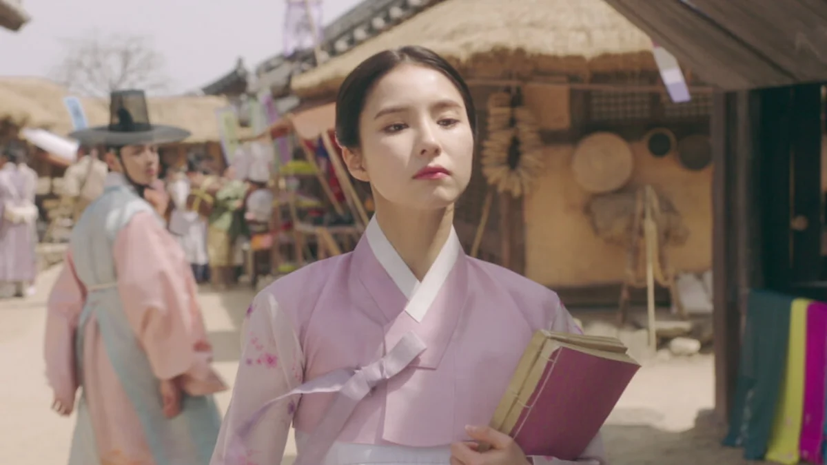 Hae-ryung, A Historiadora